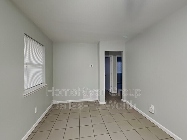 Building Photo - 3309 Prairie Ave