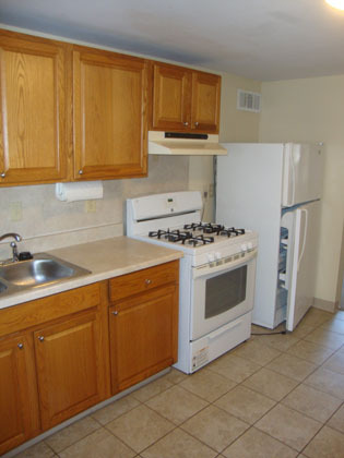 Kitchen. - 686 Charlotte Ave