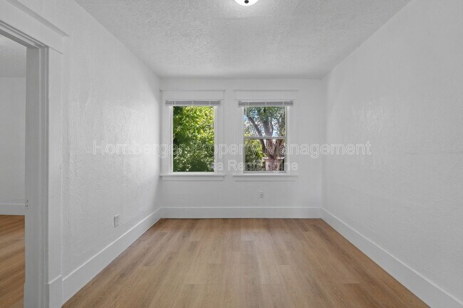 Foto del edificio - 1509 N Wall St