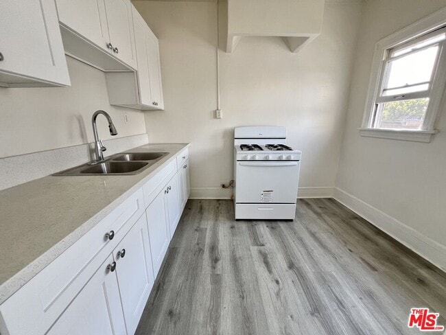 Foto del edificio - 946 S Burlington Ave