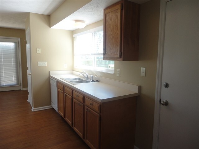 Foto del edificio - 4239 King Bird Ln