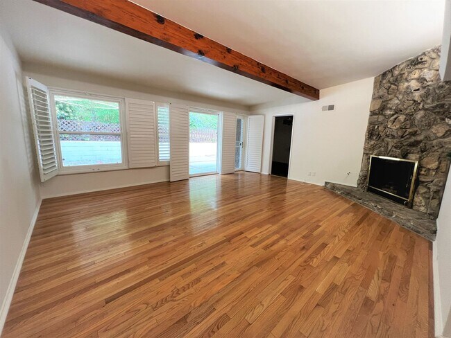 Foto del edificio - Gorgeous 3 Bedroom 1.5 Bath Home located i...