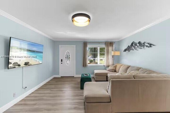 Foto del edificio - 5817 NW 70th Terrace
