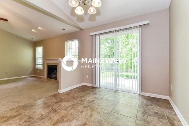 Building Photo - 3 Bedroom Pet-Friendly Home in Indianapolis, IN with Main Street Renewal