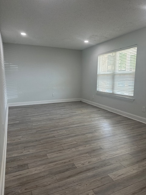 Building Photo - Beautifully Remodeled 4Bed/2.5Bath Townhome
