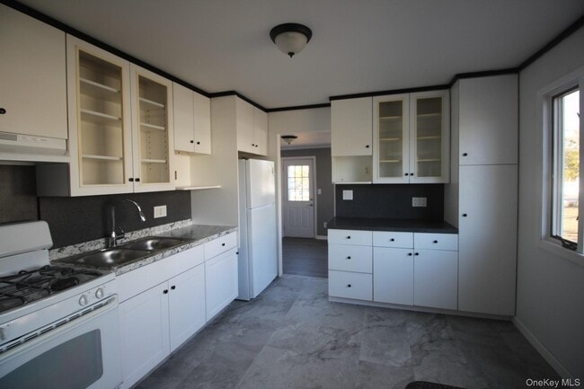 Foto del edificio - 361 June Ave