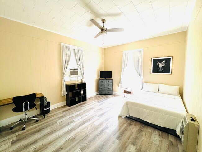 Foto del edificio - 108 S Farmerville St