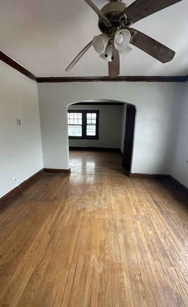 Building Photo - 3908 E 123rd St