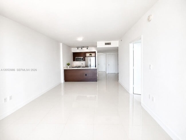 Building Photo - 500 Brickell Ave