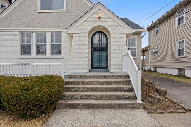 Foto del edificio - HYDE PARK - Move In Special! Gorgeous 3BR ...