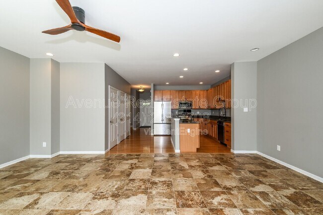 Foto del edificio - 404 N Sarah St