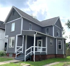 Building Photo - 1616 6th Ave