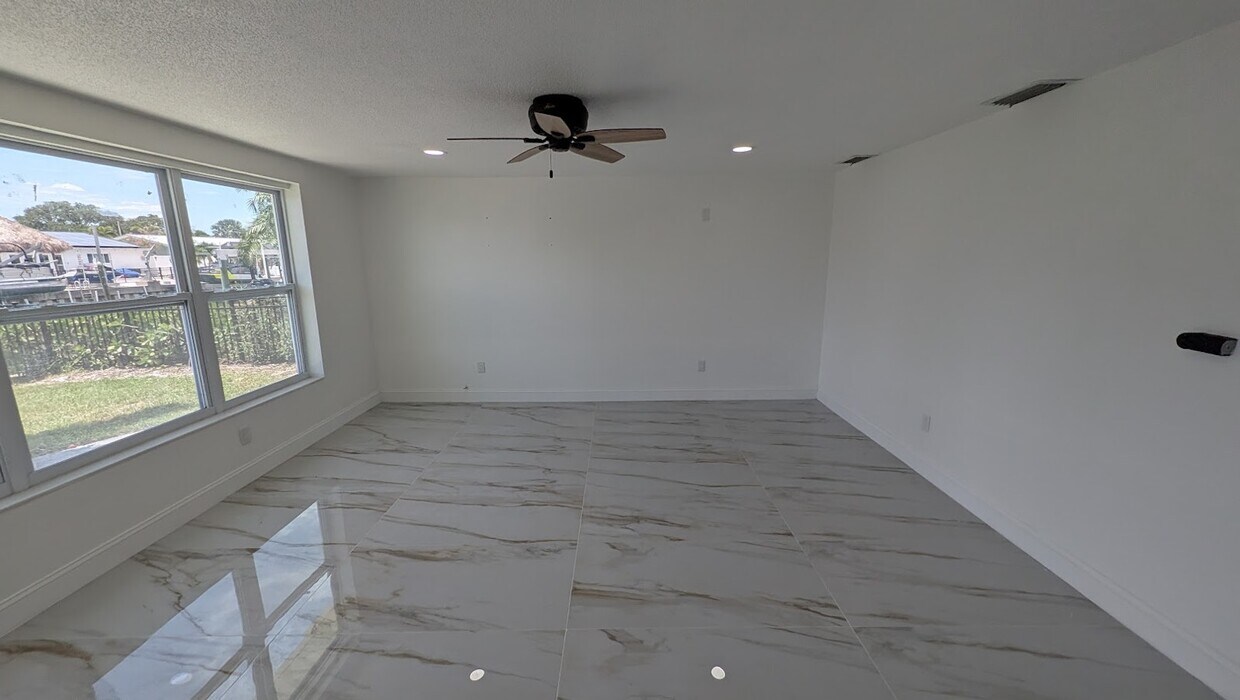 Foto del edificio - 2164 Edythe Dr
