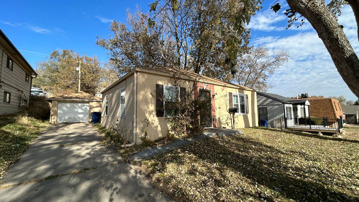 Primary Photo - 2 bedroom house