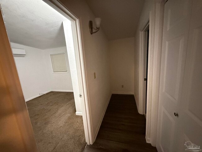 Building Photo - 27 Cloverland Ct