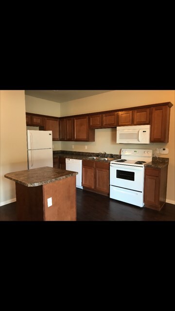 Foto principal - 1000 W Teel Rd
