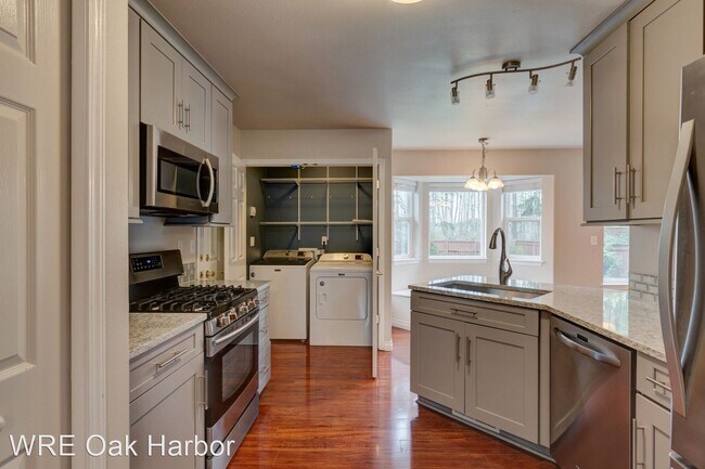 Foto del edificio - 3 br, 2.5 bath House - 2124 SW Rosario Pl