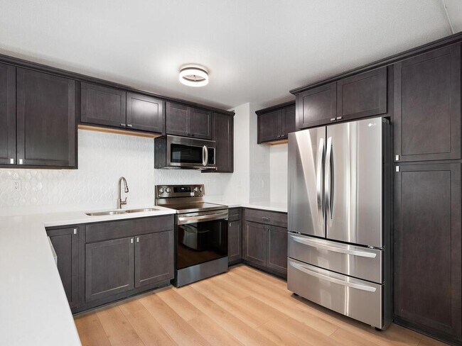 Building Photo - 15 1st St S