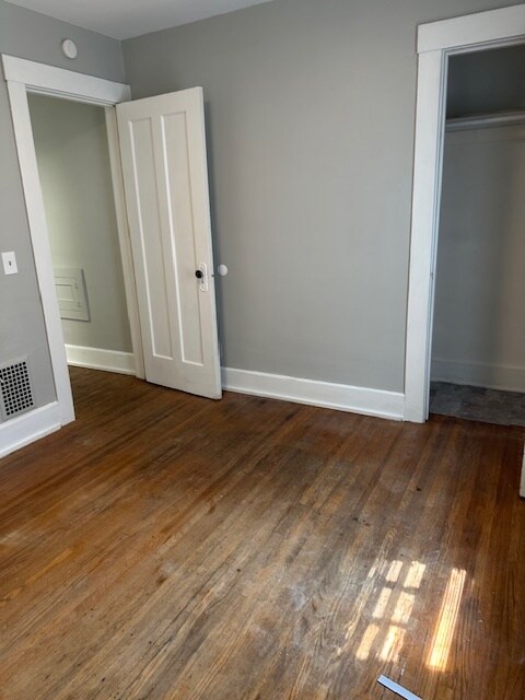 Building Photo - 453 Clay Ave