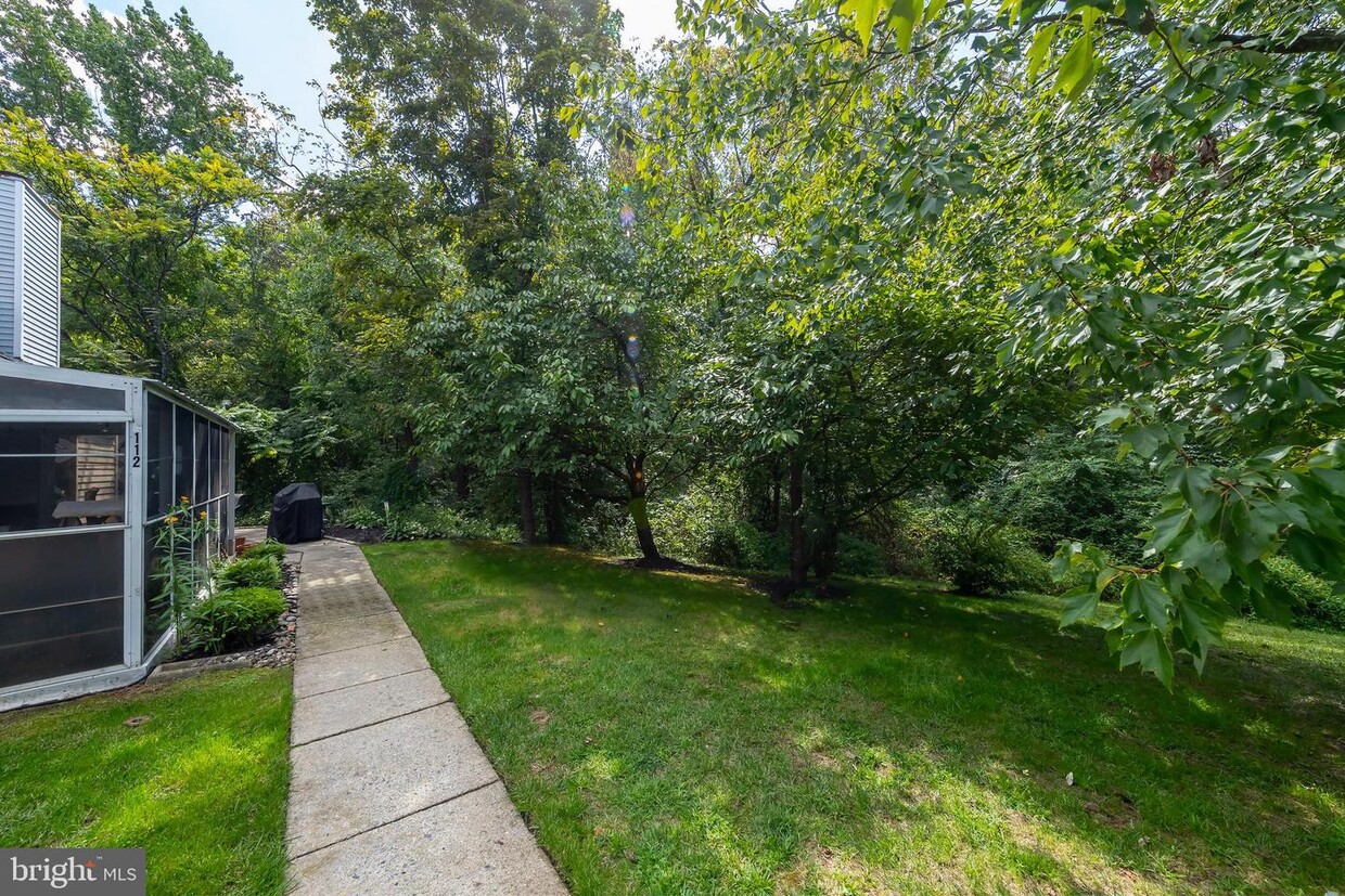 112 Cinnamon Rd, West Deptford, NJ 08086 Room for Rent in West