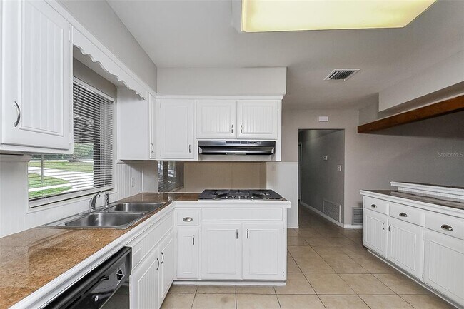 Foto del edificio - 1139 Cir Dr-