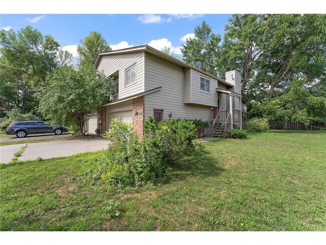 Foto del edificio - 7390 Stewart Dr