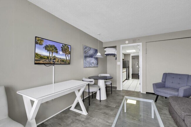 Foto del edificio - 2300 N Ocean Blvd