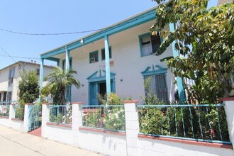 Building Photo - 1210 N Berendo St