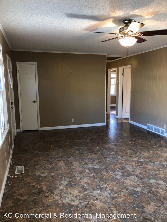 Foto del edificio - 3 br, 1 bath House - 12509 E 53rd st.