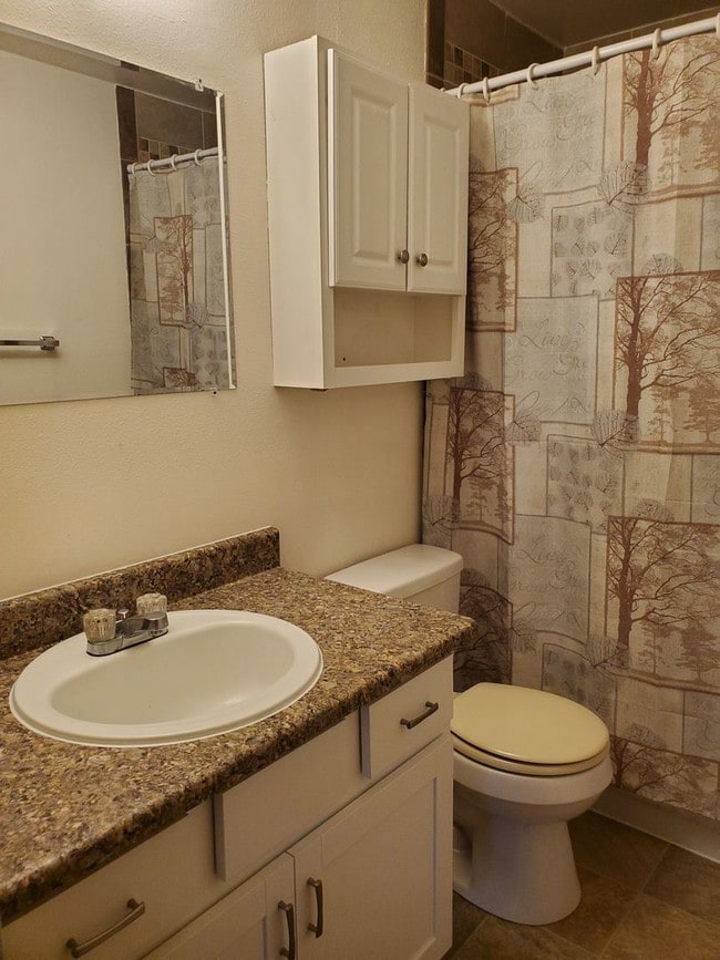 Foto del edificio - 2726 Pine Rd NE