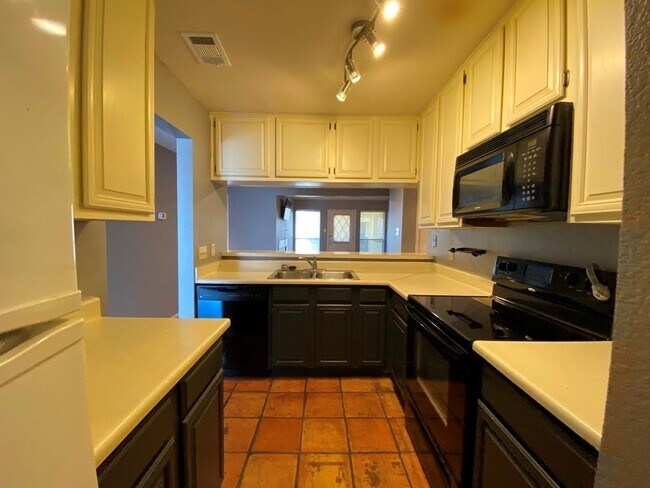 Foto del edificio - 806 W 24th St