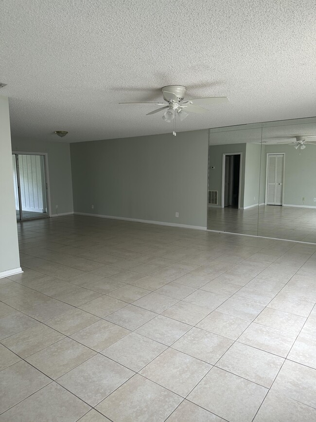 Building Photo - 695-A1A A1A N