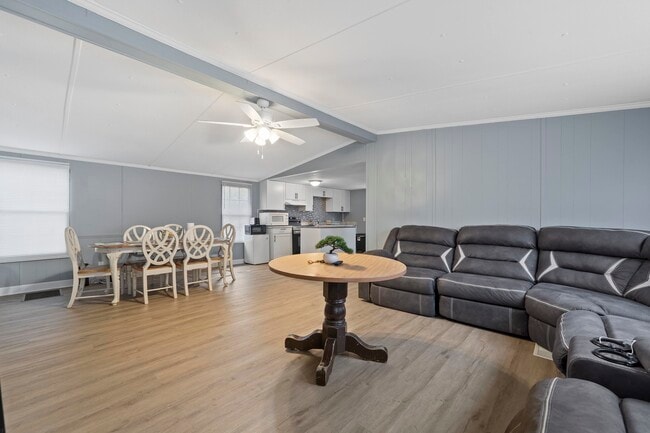 Building Photo - 158 Thomas Field Rd SE