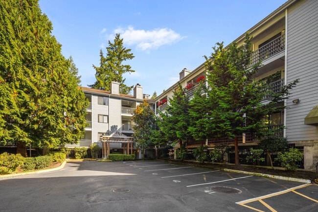 Photo - 710 N 160th St Apartment