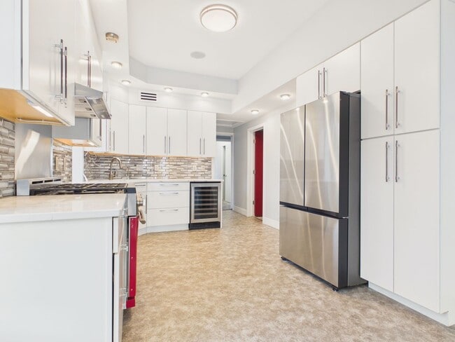 Foto del edificio - 1017 N Front St