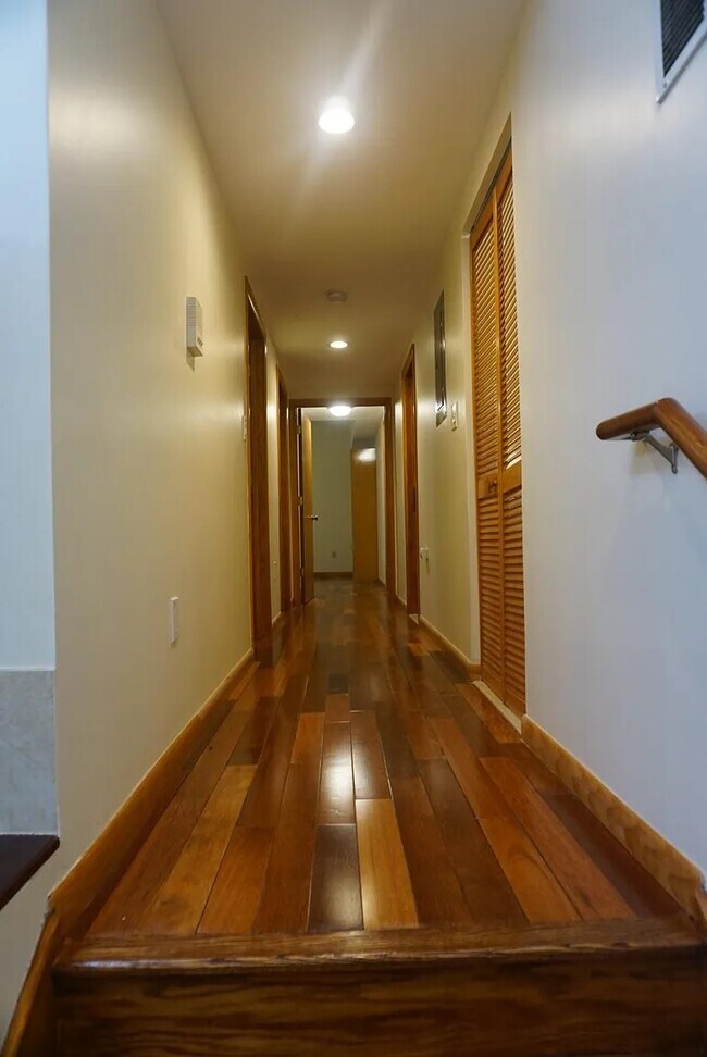 Foto del edificio - 6302 Jefferson St