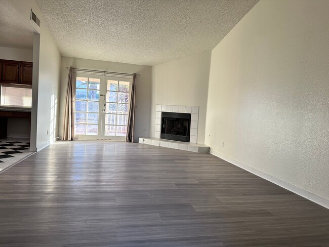 Foto del edificio - Beautifully Remodeled 4BR/2BA Single-Story Home for Rent!