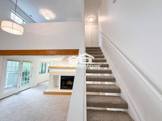 Building Photo - Bright and Spacious Boulder Home with Vaulted Ceilings and Loft