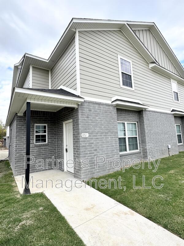 Building Photo - 875 S Amarillo Ave