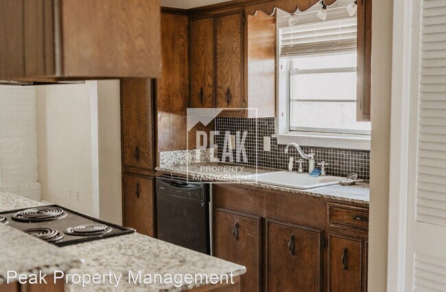 Building Photo - 3 br, 2.5 bath House - 1014 Egyptian Dr. - A