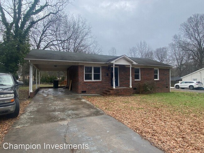 Building Photo - 3 br, 1.5 bath House - 303 Juniper Street
