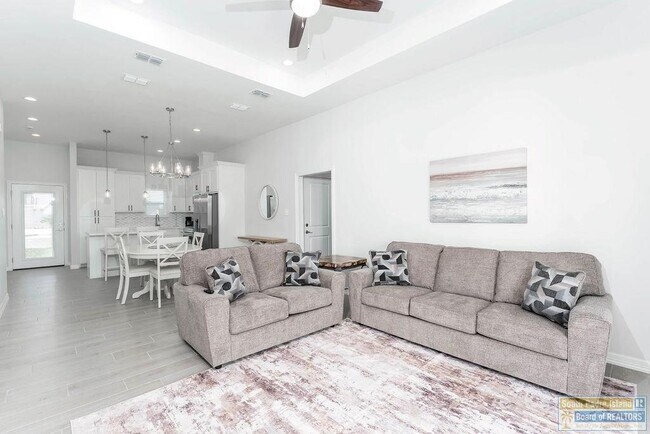 Foto del edificio - 18 S Bay Hill Dr