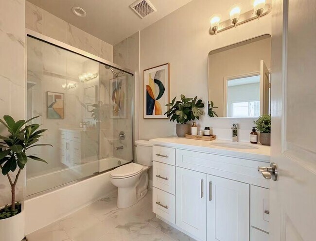 Photo - 300 W Foothill Blvd (Azusa, CA) Townhome
