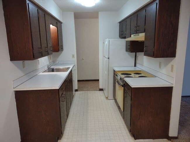 Building Photo - 1236 Edgewood Dr