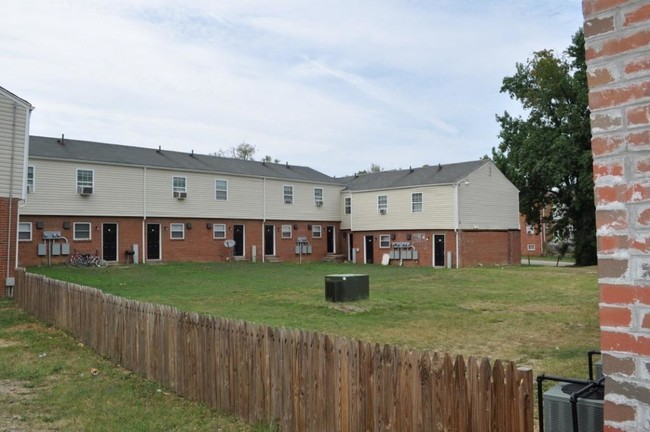 Building Photo - Glenwood Hill Townhomes