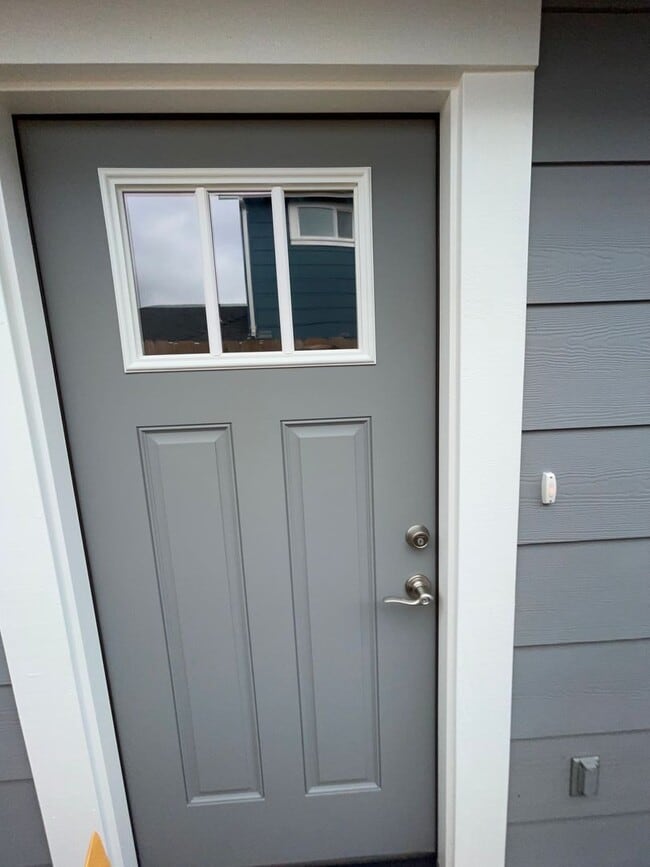 Building Photo - 1120 Chelsea Wy