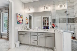 Building Photo - 327 N Turks Cap Trail