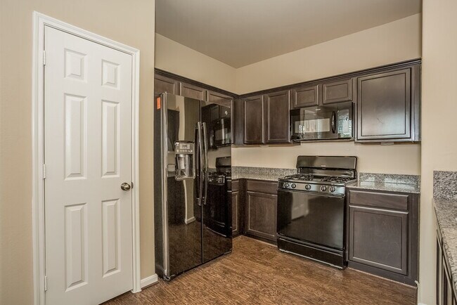 Building Photo - 15030 Silhouette Ridge Dr