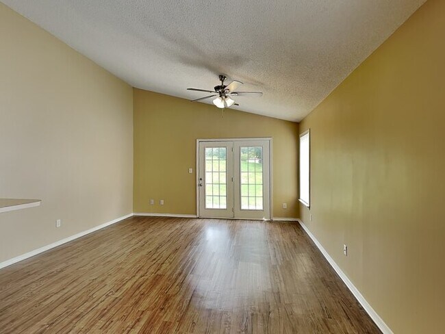 Building Photo - Great Home!