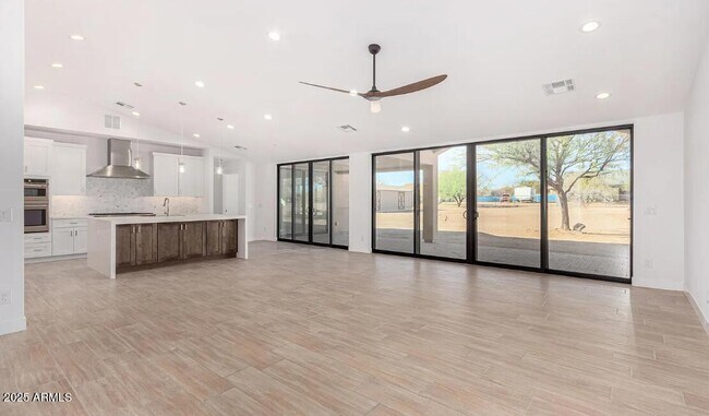 Foto del edificio - 35852 N 10th St